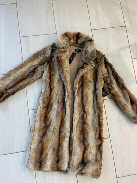 NWT Lulus Haute Couture Tan Faux Mink Long Coat Brown - Size M - Picture 2 of 4